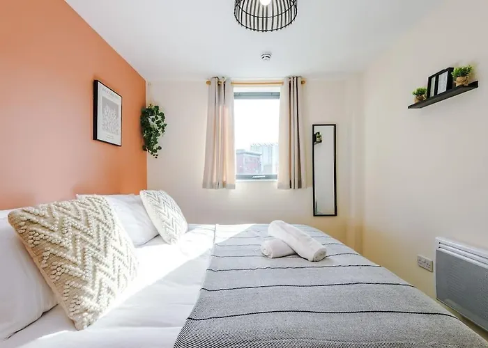 Modern 2Br Near Manchester City Centre - Free Parking Garage