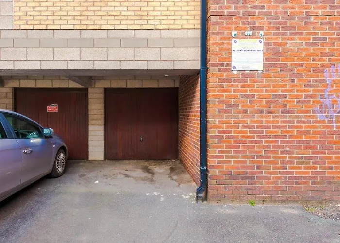 Modern 2Br Near Manchester City Centre - Free Parking Garage