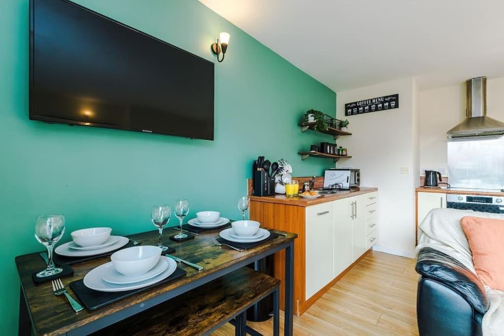Apartment Modern 2br Near Centre - Free Parking Garage