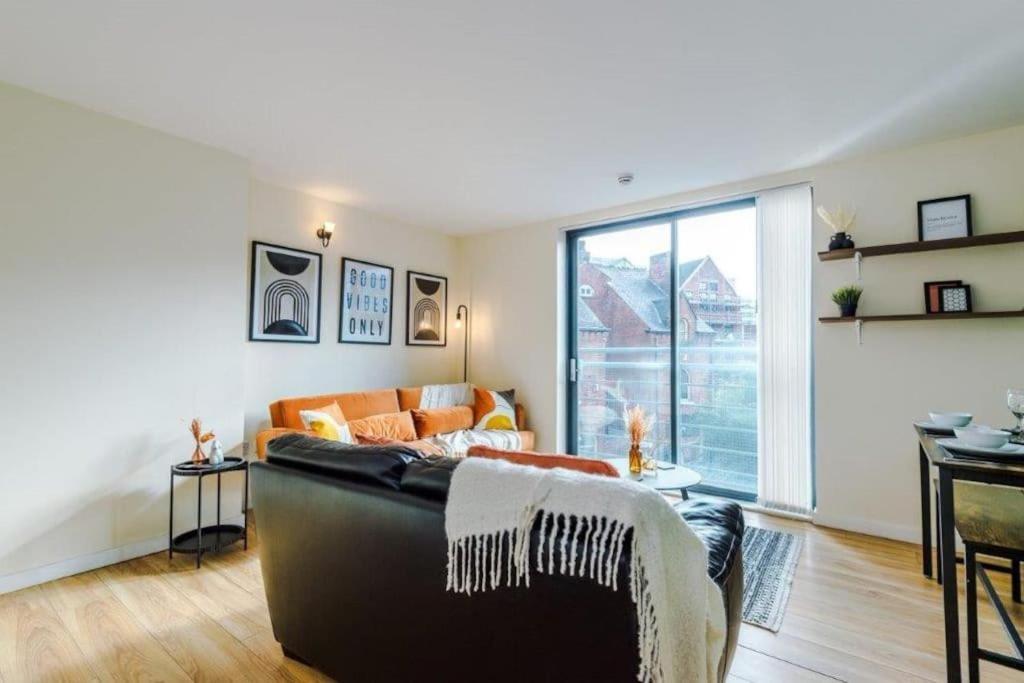 Modern 2br Near Centre - Free Parking Garage